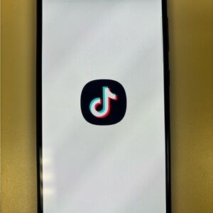 TikTok installed Samsung Galaxy A52. Used perfect condition!